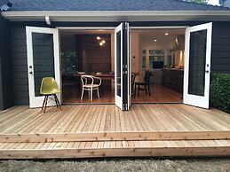 Open Layout And Patio! Cozy 2br By The Uw Arboretum 2 Bedroom Home by 