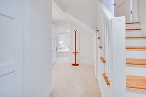 Open Layout And Patio! Cozy 2br By The Uw Arboretum 2 Bedroom Home by 