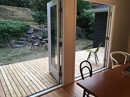Open Layout And Patio! Cozy 2br By The Uw Arboretum 2 Bedroom Home by 