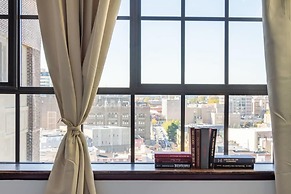 Sosuite 2BR Penthouse w W D Gym On-site Bar