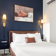 Sosuite Bay Window 1BR Apt w W/d, Desk