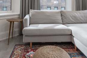 Sosuite Bay Window 1BR Apt w W/d, Desk