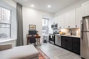 Sosuite Bay Window 1BR Apt w W/d, Desk