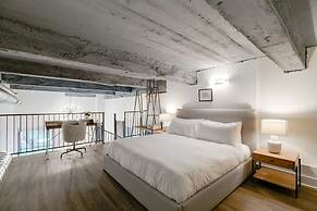 Sosuite 1BR Corner Loft w Park View Gym Lounge