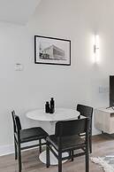 Sosuite 1BR Corner Loft w Park View Gym Lounge