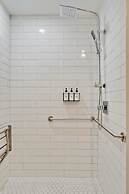 Sosuite Studio Acc. w Shared W/d, Gym, Lounge