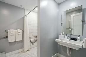 Sosuite Studio Acc. w Shared W/d, Gym, Lounge