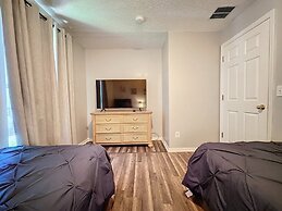 5 Star Home Private Pool & Jaccuzzifree Wi-fi 4 Bedroom Villa by RedAw