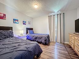 5 Star Home Private Pool & Jaccuzzifree Wi-fi 4 Bedroom Villa by RedAw