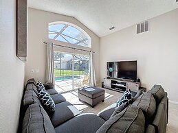 5 Star Home Private Pool & Jaccuzzifree Wi-fi 4 Bedroom Villa by RedAw