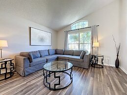 5 Star Home Private Pool & Jaccuzzifree Wi-fi 4 Bedroom Villa by RedAw