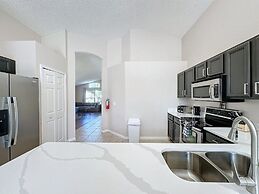 5 Star Home Private Pool & Jaccuzzifree Wi-fi 4 Bedroom Villa by RedAw