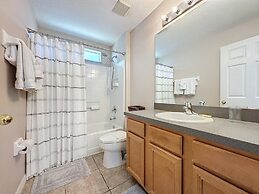 5 Star Home Private Pool & Jaccuzzifree Wi-fi 4 Bedroom Villa by RedAw