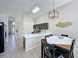 5 Star Home Private Pool & Jaccuzzifree Wi-fi 4 Bedroom Villa by RedAw