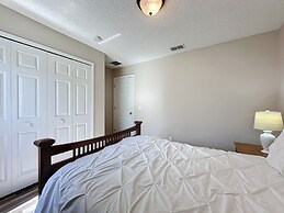 5 Star Home Private Pool & Jaccuzzifree Wi-fi 4 Bedroom Villa by RedAw