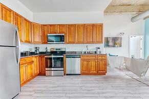 Sosuite 2BR Apt w Patio W D Gym On-site Bar