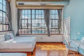 Sosuite 2BR Apt w Patio W D Gym On-site Bar