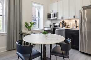 Sosuite Penthouse 1BR Apt w Arch Windows W D