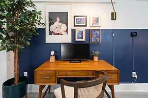 Sosuite Penthouse 1BR Apt w Arch Windows W D