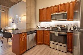 Sosuite 2BR Apt w W/d, Gym, On-site Restaurant