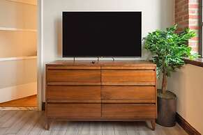 Sosuite 2BR Apt w W/d, Gym, On-site Restaurant