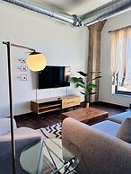 Sosuite 1BR Penthouse w Patio W D Gym