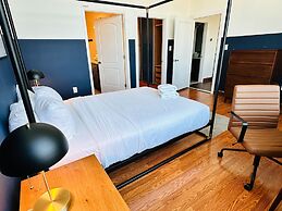 Sosuite 1BR Penthouse w Patio W D Gym