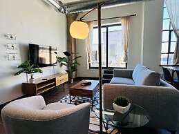 Sosuite 1BR Penthouse w Patio W D Gym