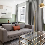 Sosuite Corner 1BR Apt w W D Desk