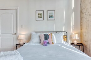 Sosuite Tandem 2BR Apts w. W/d, Gym, On-site Bar