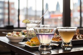 Sosuite Tandem 2BR Apts w. W/d, Gym, On-site Bar