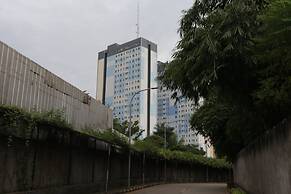 Collection O 93750 Luxury Rooms @ Urbantown Serpong