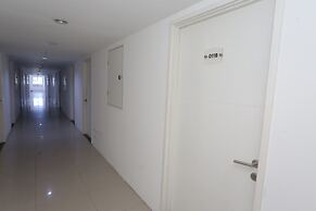 Collection O 93750 Luxury Rooms @ Urbantown Serpong