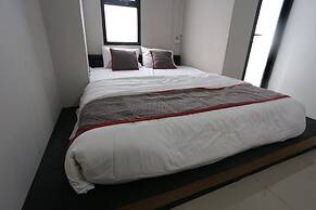 Collection O 93750 Luxury Rooms @ Urbantown Serpong