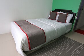 Collection O 93750 Luxury Rooms @ Urbantown Serpong