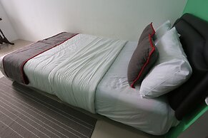 Collection O 93750 Luxury Rooms @ Urbantown Serpong