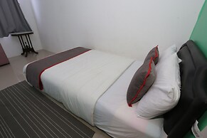 Collection O 93750 Luxury Rooms @ Urbantown Serpong