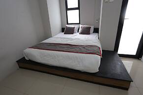 Collection O 93750 Luxury Rooms @ Urbantown Serpong