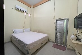 OYO 93753 Rafira Losmen NearYani Heahlerr