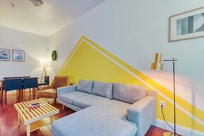 Stairway 3BR Apt w W D Ideal for Groups