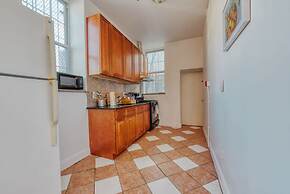 Stairway 3BR Apt w W D Ideal for Groups