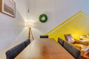 Stairway 3BR Apt w W D Ideal for Groups