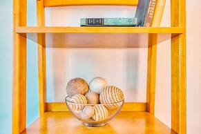 Stairway 3BR Apt w W D Ideal for Groups