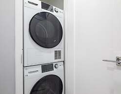 Sosuite Corner 3BR Apt w Park View, W/d, Gym