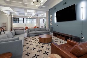 Sosuite Corner 3BR Apt w Park View, W/d, Gym