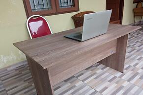 SPOT ON 93755 Siwalanpanji Homestay Syariah