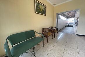 SPOT ON 93755 Siwalanpanji Homestay Syariah