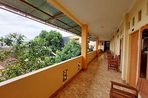 OYO 93757 Rasya Homestay Near SD Negeri 6 Mataram