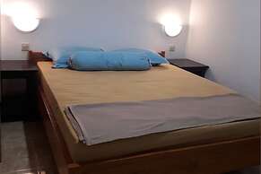 OYO 93759 Yume Guest House Near SDN 4 Batulayar