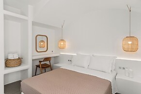 Mr & Mrs White Paros Suites & More